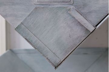 アンティーク雑貨　インダストリアル　ビンテージ　アイアン製のペイントチェスト(2)