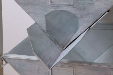 アンティーク雑貨　インダストリアル　ビンテージ　アイアン製のペイントチェスト(2)