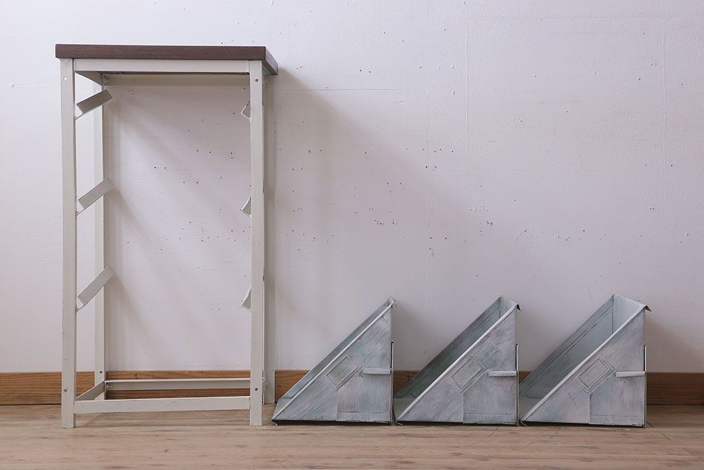 アンティーク雑貨　インダストリアル　ビンテージ　アイアン製のペイントチェスト(2)