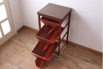 アンティーク雑貨　インダストリアル　ビンテージ　アイアン製のペイントチェスト(1)