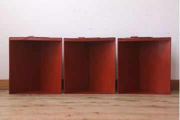 アンティーク雑貨　インダストリアル　ビンテージ　アイアン製のペイントチェスト(1)