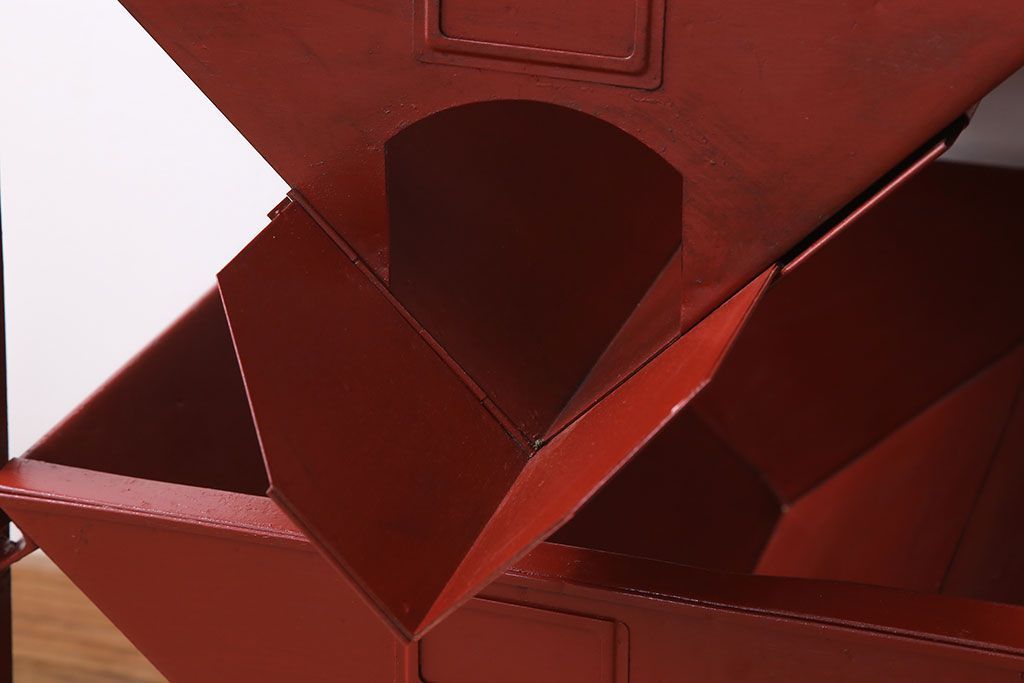 アンティーク雑貨　インダストリアル　ビンテージ　アイアン製のペイントチェスト(1)