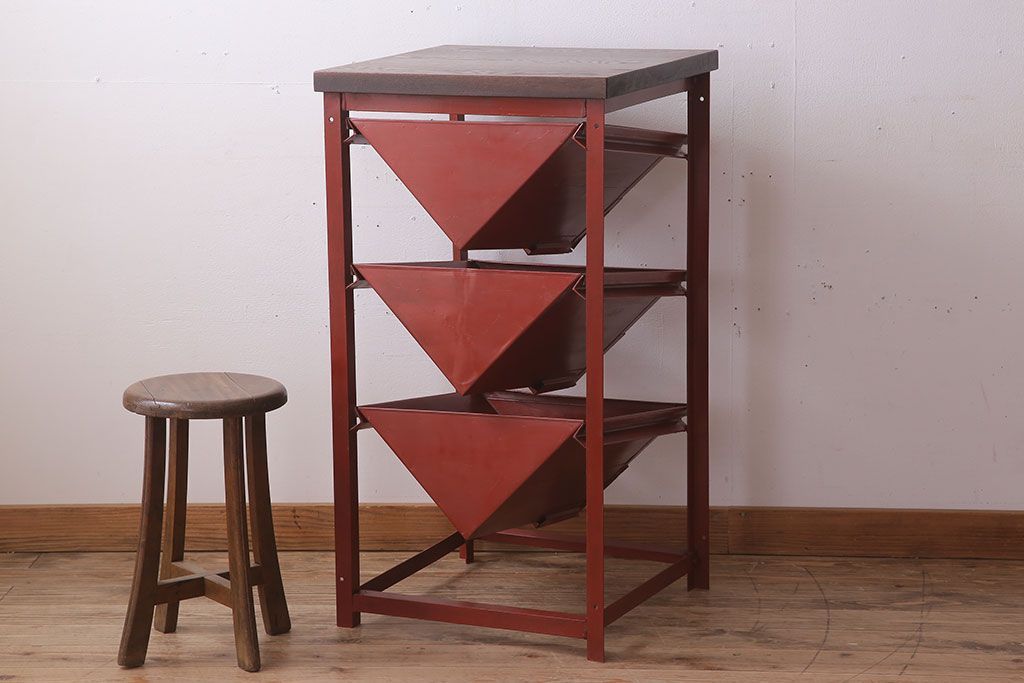 アンティーク雑貨　インダストリアル　ビンテージ　アイアン製のペイントチェスト(1)