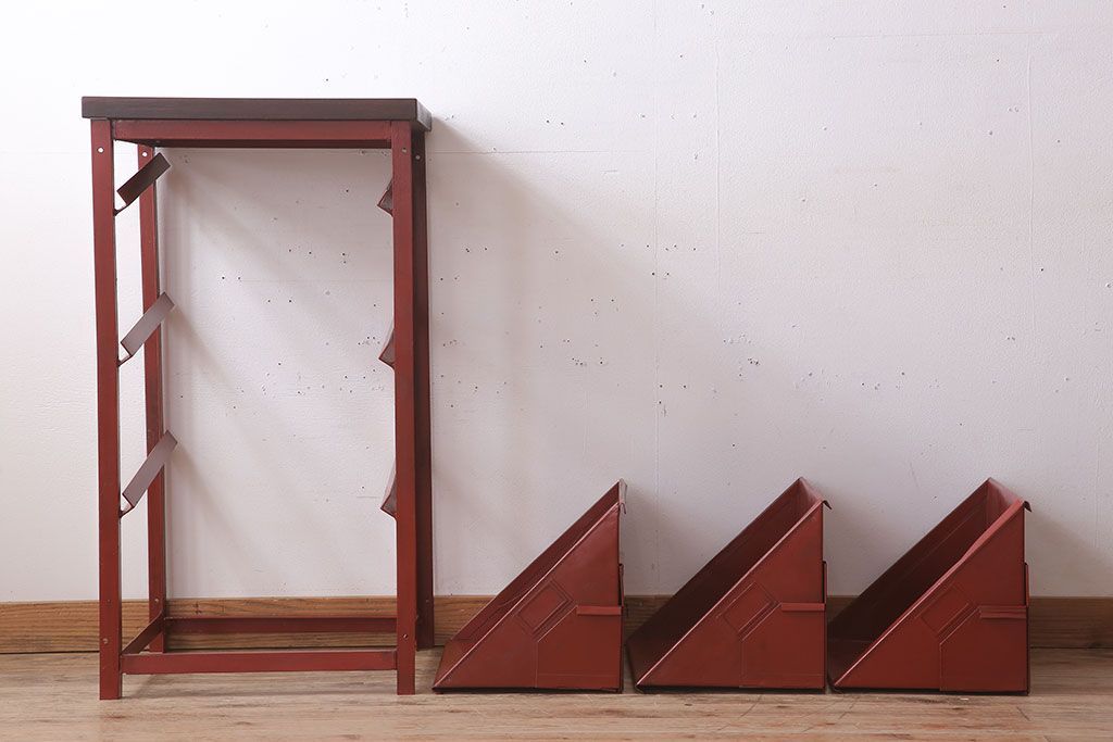 アンティーク雑貨　インダストリアル　ビンテージ　アイアン製のペイントチェスト(1)