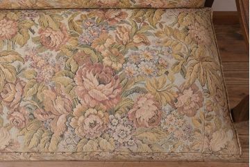 ヴィンテージ家具　国産　神戸家具　ビンテージ　ゴブラン織り座面!ナラ材製の花柄ソファ