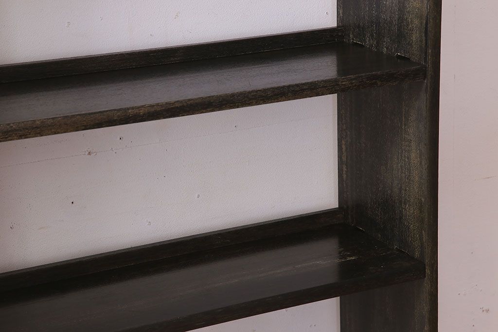 レトロ家具　ラワン材製　古い木のレトロな楔(くさび)式本棚(ディスプレイラック)(3)