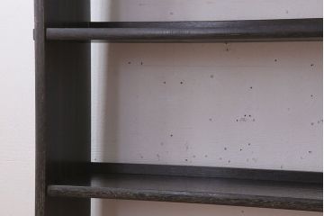 レトロ家具　ラワン材製　古い木のレトロな楔(くさび)式本棚(ディスプレイラック)(3)