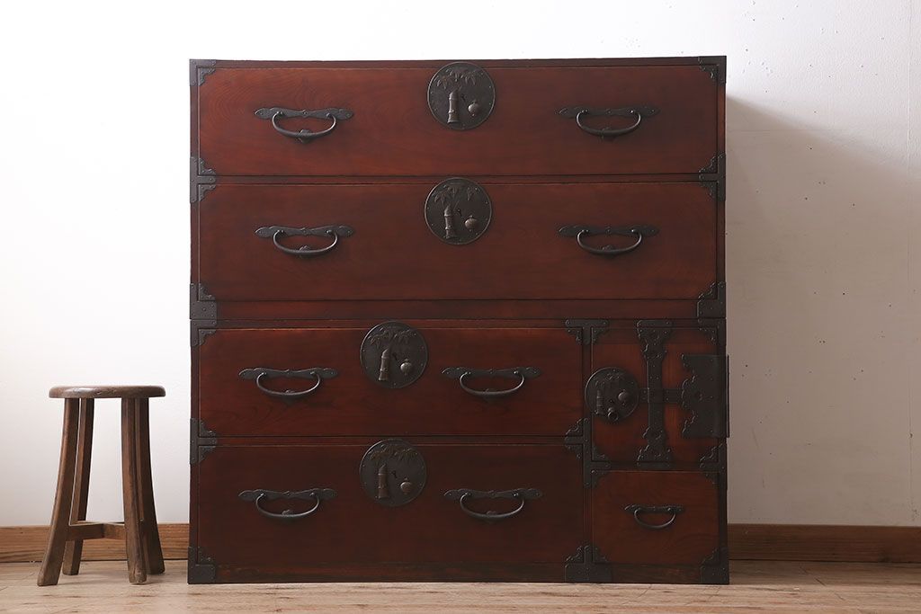 アンティーク家具　アンティーク　前面欅材　大ぶりな重ね二本松箪笥