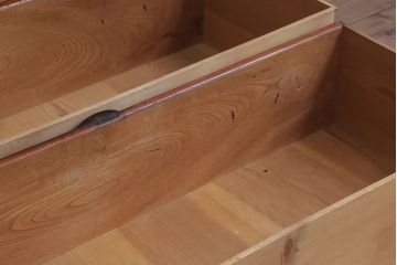 アンティーク家具　アンティーク　前面欅材　大ぶりな重ね二本松箪笥