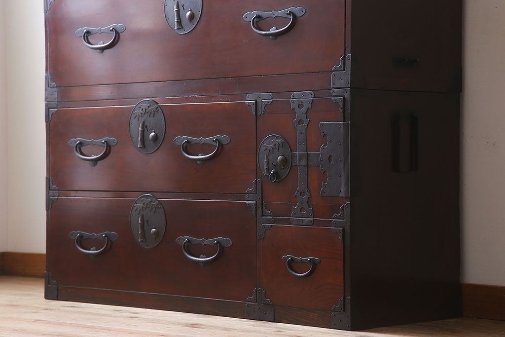 アンティーク家具　アンティーク　前面欅材　大ぶりな重ね二本松箪笥