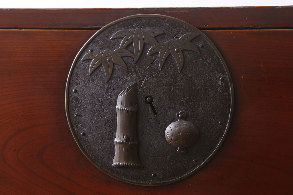 アンティーク家具　アンティーク　前面欅材　大ぶりな重ね二本松箪笥