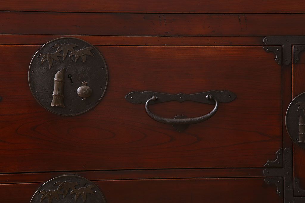 アンティーク家具　アンティーク　前面欅材　大ぶりな重ね二本松箪笥