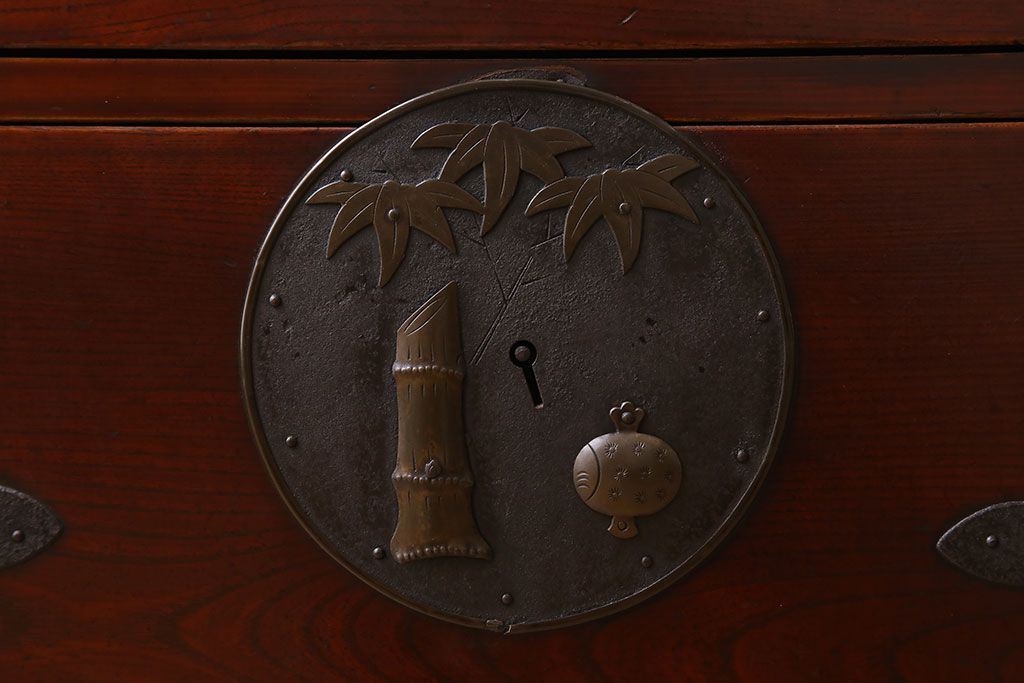 アンティーク家具　アンティーク　前面欅材　大ぶりな重ね二本松箪笥