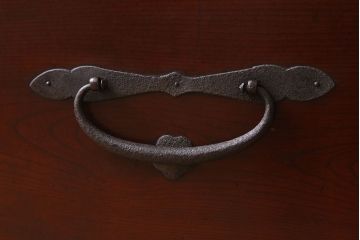 アンティーク家具　アンティーク　前面欅材　大ぶりな重ね二本松箪笥