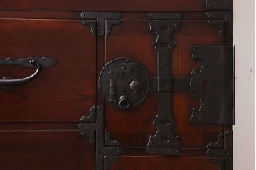 アンティーク家具　アンティーク　前面欅材　大ぶりな重ね二本松箪笥