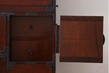 アンティーク家具　アンティーク　前面欅材　大ぶりな重ね二本松箪笥