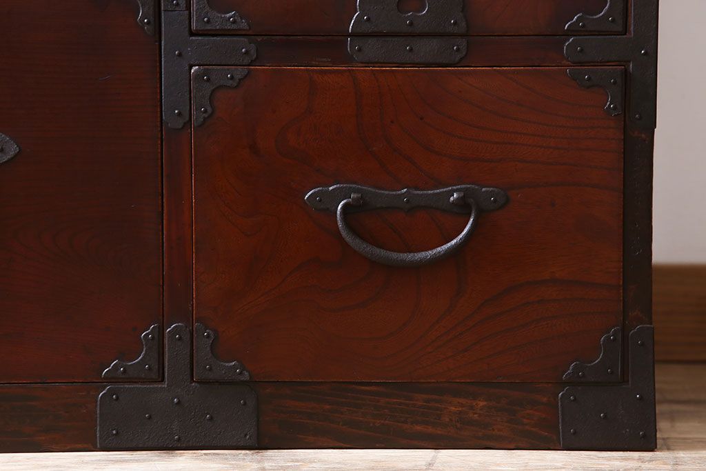アンティーク家具　アンティーク　前面欅材　大ぶりな重ね二本松箪笥