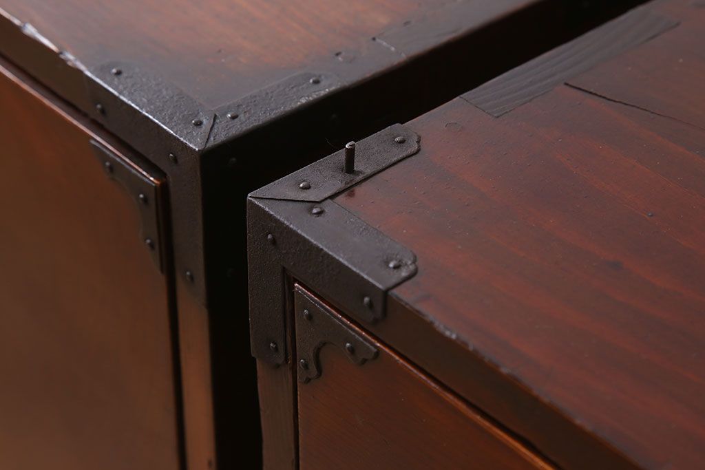 アンティーク家具　アンティーク　前面欅材　大ぶりな重ね二本松箪笥