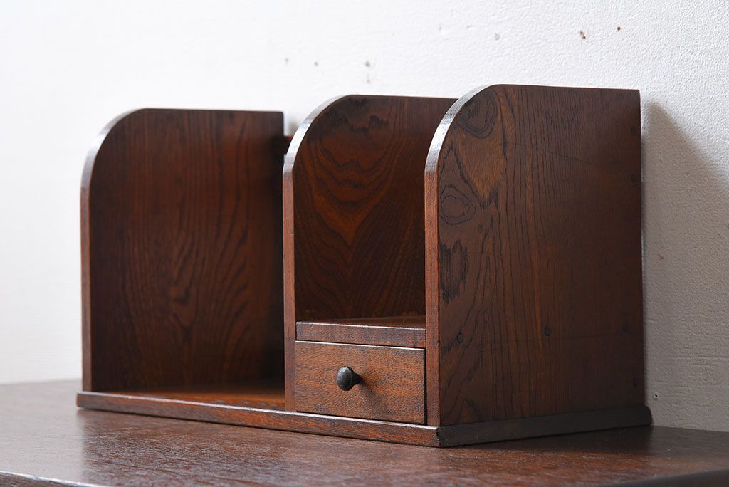 アンティーク雑貨　引き出し付き　栓材製　古い木味のレトロなアンティーク本立て