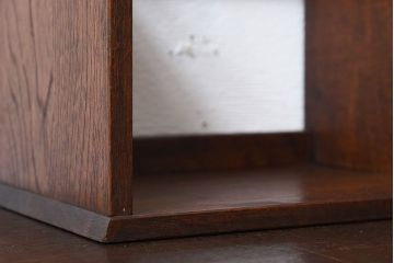 アンティーク雑貨　引き出し付き　栓材製　古い木味のレトロなアンティーク本立て