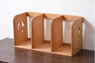 アンティーク雑貨　昭和レトロ　小鳥の透かし彫りがおしゃれなアンティーク本立て