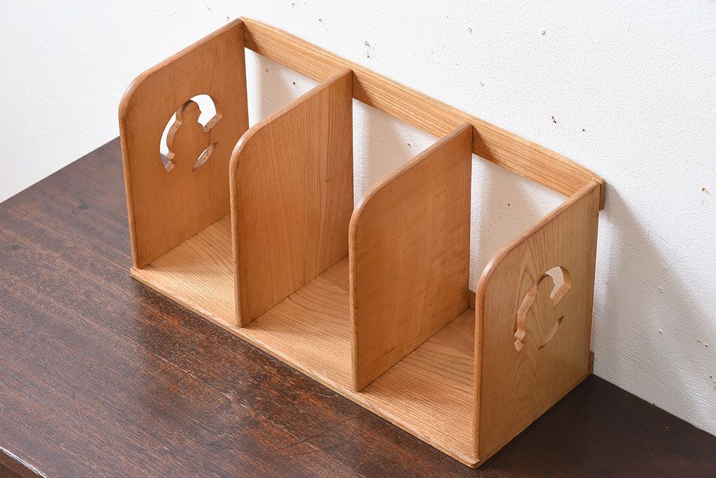 アンティーク雑貨　昭和レトロ　小鳥の透かし彫りがおしゃれなアンティーク本立て