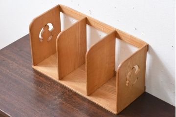 アンティーク雑貨　昭和レトロ　小鳥の透かし彫りがおしゃれなアンティーク本立て