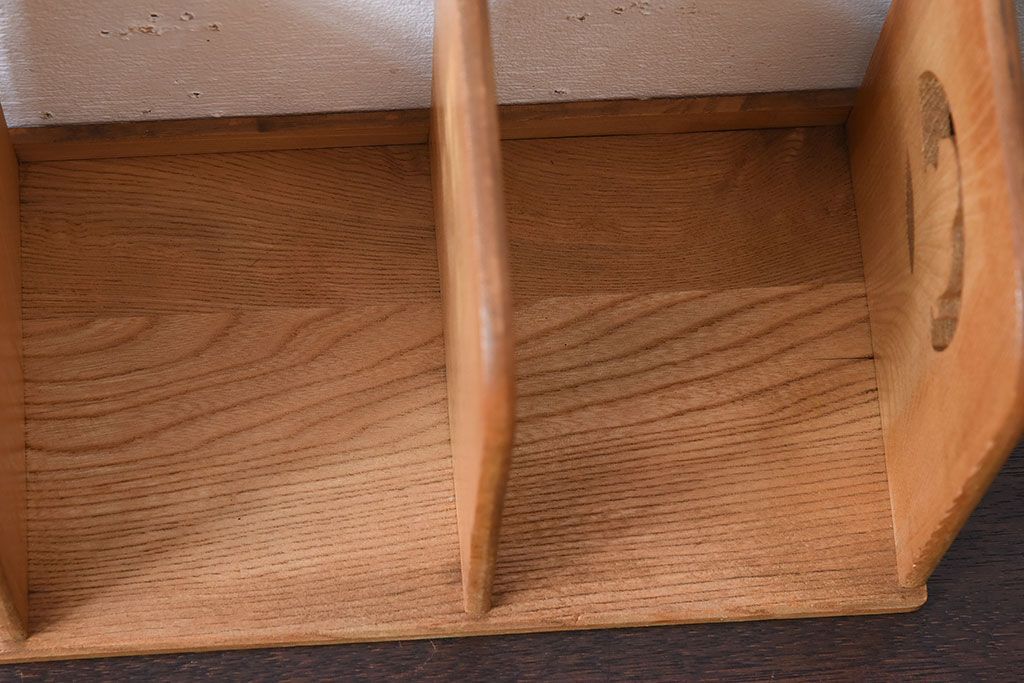 アンティーク雑貨　昭和レトロ　小鳥の透かし彫りがおしゃれなアンティーク本立て