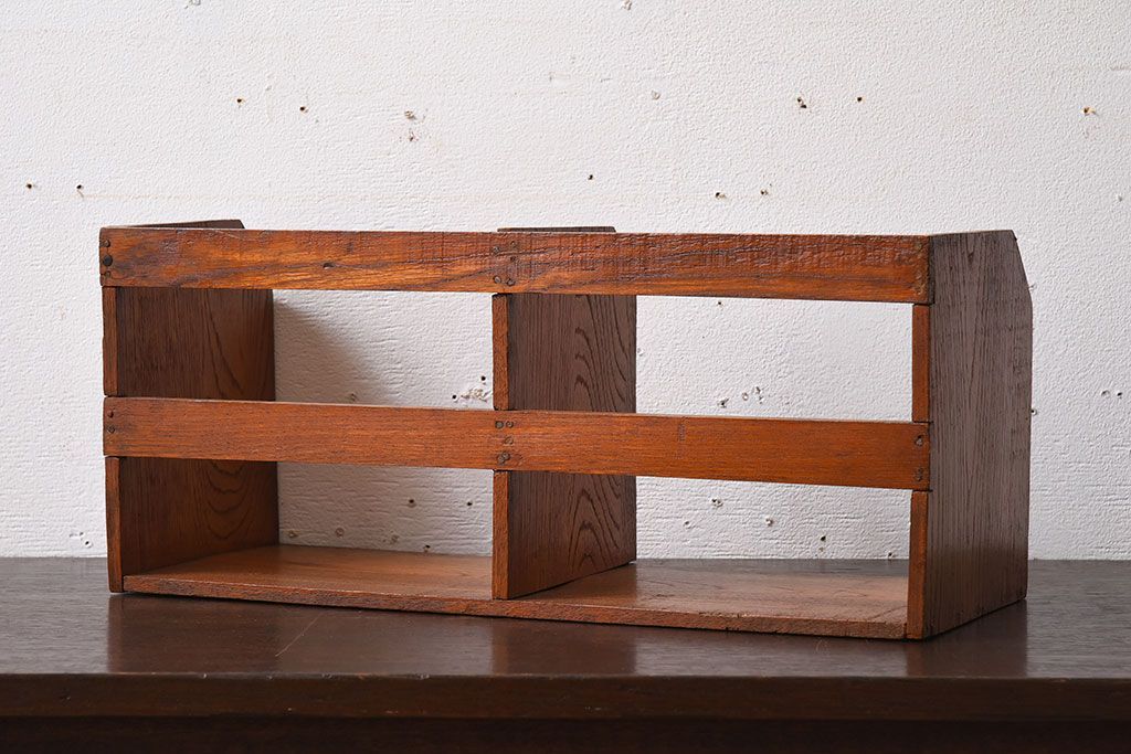 アンティーク雑貨　古い木製の昭和レトロなアンティーク本立て(2)