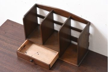 アンティーク雑貨　古い木味のレトロなアンティーク引き出し付き本立て