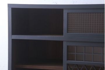 レトロ家具　レトロガラス入り!ダークグレーペイントのアンティーク食器棚
