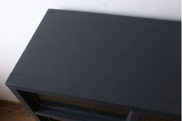 レトロ家具　レトロガラス入り!ダークグレーペイントのアンティーク食器棚
