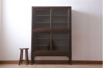アンティーク家具　おしゃれな脚付き!和製アンティークのガラス戸棚