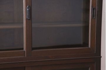 アンティーク家具　おしゃれな脚付き!和製アンティークのガラス戸棚