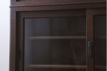 アンティーク家具　おしゃれな脚付き!和製アンティークのガラス戸棚
