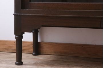 アンティーク家具　おしゃれな脚付き!和製アンティークのガラス戸棚
