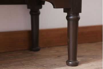 アンティーク家具　おしゃれな脚付き!和製アンティークのガラス戸棚