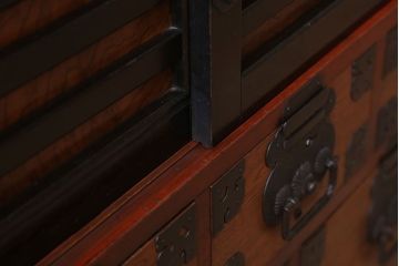 アンティーク家具　古民具・骨董　上質な金具のアンティーク松本帳場箪笥