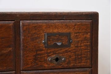 アンティーク家具　ネームプレート取っ手!ナラ材製のアンティークカードケース(小引き出し、図書館、図書室)(2)