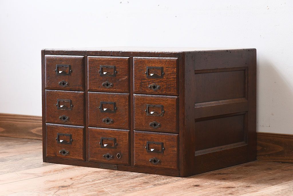 アンティーク家具　ネームプレート取っ手!ナラ材製のアンティークカードケース(小引き出し、図書館、図書室)(2)