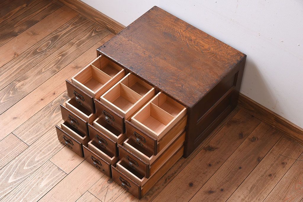 アンティーク家具　ネームプレート取っ手!ナラ材製のアンティークカードケース(小引き出し、図書館、図書室)(2)