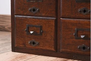 アンティーク家具　ネームプレート取っ手!ナラ材製のアンティークカードケース(小引き出し、図書館、図書室)(2)