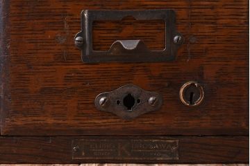 アンティーク家具　ネームプレート取っ手!ナラ材製のアンティークカードケース(小引き出し、図書館、図書室)(2)