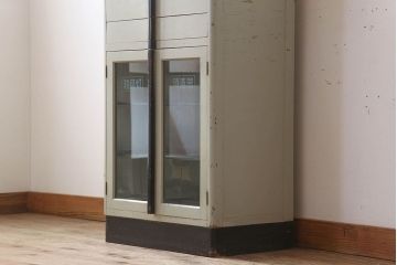 レトロ家具　殺菌灯付き　昭和レトロな消毒器(デンタルキャビネット)