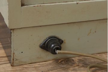 レトロ家具　殺菌灯付き　昭和レトロな消毒器(デンタルキャビネット)