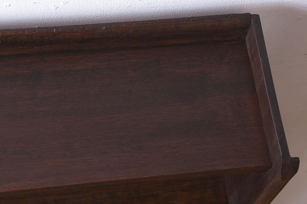 レトロ家具　ラワン材製　古い木のレトロな本棚(ディスプレイラック)