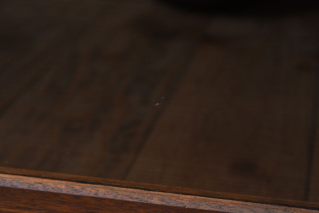 アンティーク家具　引き戸付き!小ぶりでかわいい古い木味のアンティーク収納棚