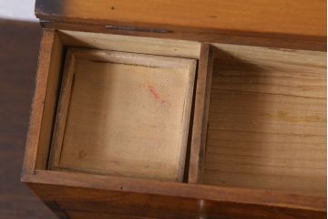 アンティーク雑貨　古い木製のレトロなアンティーク裁縫箱(小引き出し)(2)