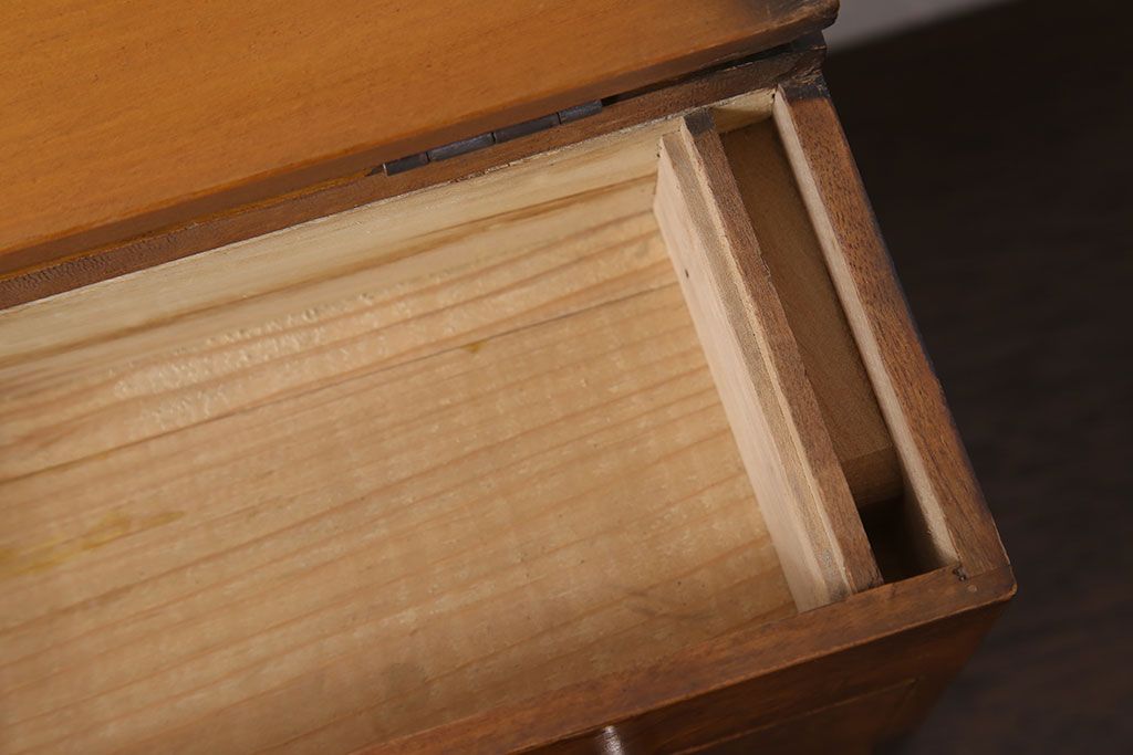 アンティーク雑貨　古い木製のレトロなアンティーク裁縫箱(小引き出し)(2)