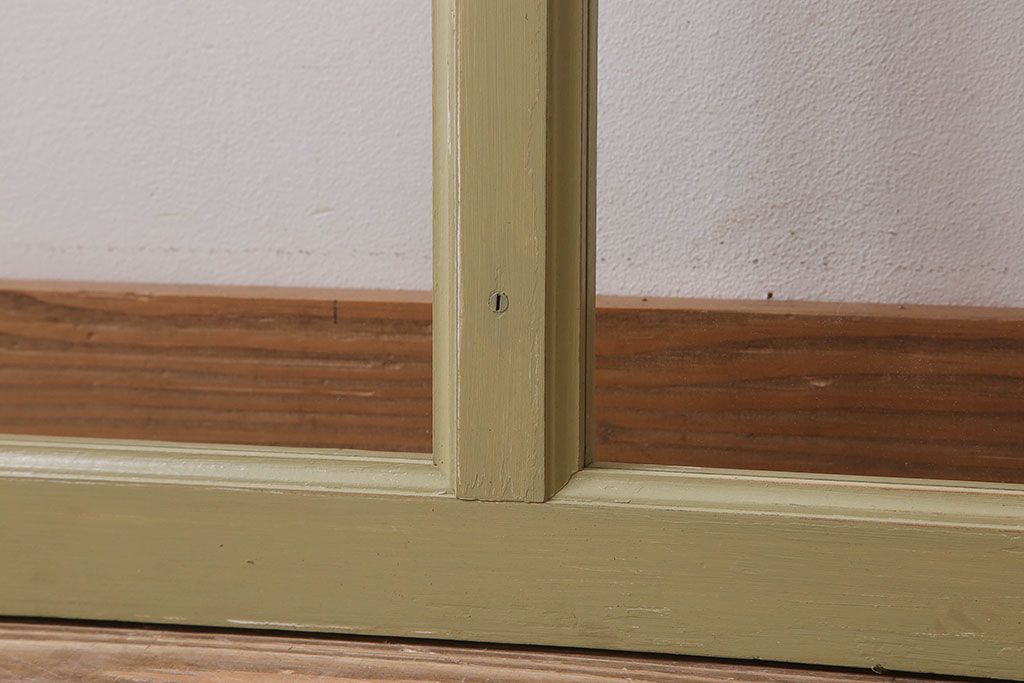 アンティークペイント　おしゃれなフィックス窓